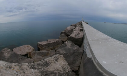 Walk to lighthouse over rocks - Port Washington WI - VR 3D 180 VR Video Walk to lighthouse over rocks - Port Washington WI - VR 3D 180 VR
