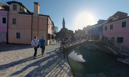 360 VR Tourists visiting Burano island with colored homes and ancient church VR Video 360 VR Tourists visiting Burano island with colored homes and ancient church VR