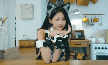 Beautiful Maid at home VR Video Beautiful Maid at home VR