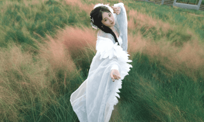 Dance in Muhlenbergia capillaris VR Video Dance in Muhlenbergia capillaris VR