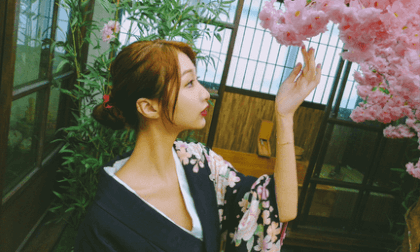 A girl in kimono VR Video A girl in kimono VR