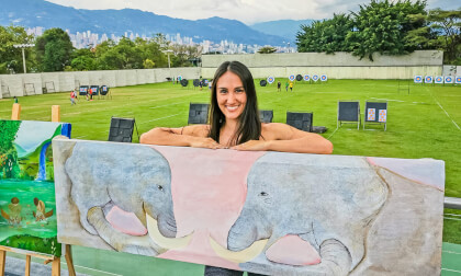 Cute beautiful girl talks about painting in virtual reality video VR Video Cute beautiful girl talks about painting in virtual reality video VR