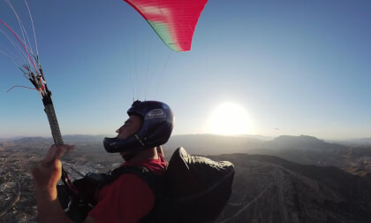 Volando parapente en Bolón, Elda, Alicante, España. VR Video Volando parapente en Bolón, Elda, Alicante, España. VR