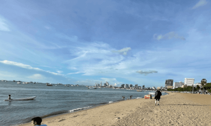 Beach walk in Pattaya Thailand VR Video Beach walk in Pattaya Thailand VR