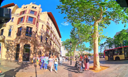 Barcelona walk with 2 gopro 12 ) VR Video Barcelona walk with 2 gopro 12 ) VR