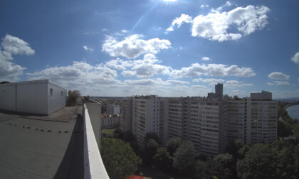 on the roof of a 14-story high-rise building VR Video on the roof of a 14-story high-rise building VR