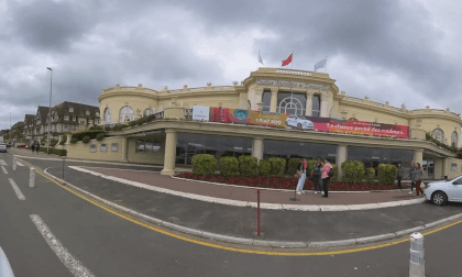 DEAUVILLE EN VOITURE FRANCE / 8 JUIN 2024 VR Video DEAUVILLE EN VOITURE FRANCE / 8 JUIN 2024 VR