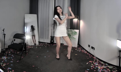 狸妖妖20240527001 Roly Poly  2D VR 180 4K VR Video 狸妖妖20240527001 Roly Poly  2D VR 180 4K VR