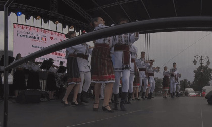 [CALF] Traditional dances from Moldovan village in Romania