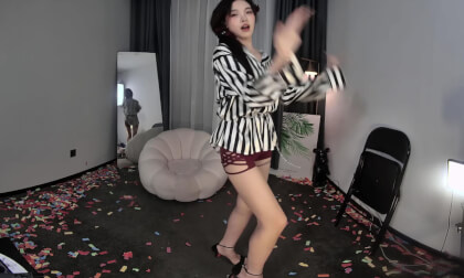 狸妖妖20240614001 Outta My Head 2D VR 180 4K VR Video 狸妖妖20240614001 Outta My Head 2D VR 180 4K VR