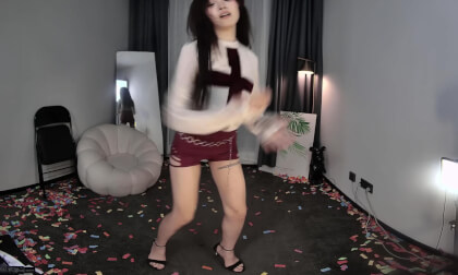 狸妖妖20240614001 桃花旗袍 2D VR 180 4K VR Video 狸妖妖20240614001 桃花旗袍 2D VR 180 4K VR