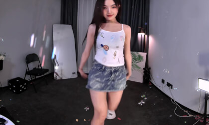 狸妖妖20240626001 爱的华尔兹 2D VR 180 4K VR Video 狸妖妖20240626001 爱的华尔兹 2D VR 180 4K VR