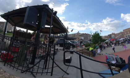 Whiskey Bells Music on Main West Bend WI VR 3D 180 VID_20240606_184026_00_042