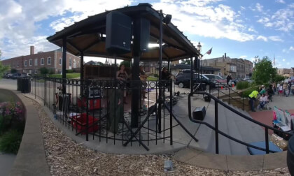 Whiskey Bells Music on Main West Bend WI VR 3D 180 VID_20240606_184516_00_043
