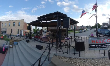 Whiskey Bells Music on Main West Bend WI VR 3D 180 VID_20240606_185941_00_047