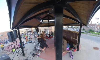 Whiskey Bells Music on Main West Bend WI VR 3D 180 VID_20240606_192727_00_055