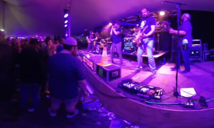 Detour Newburg Picnic VR 3D 180  sweet caroline VID_20240531_224502_00_025 VR Video Detour Newburg Picnic VR 3D 180  sweet caroline VID_20240531_224502_00_025 VR