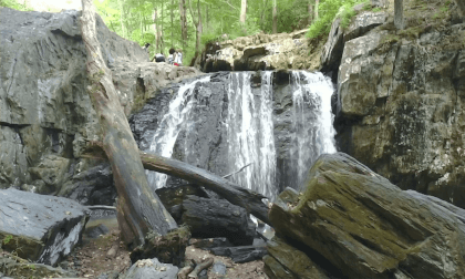 Kilgore Falls 3D, Caitlin, Hayden and Rupert VR Video Kilgore Falls 3D, Caitlin, Hayden and Rupert VR