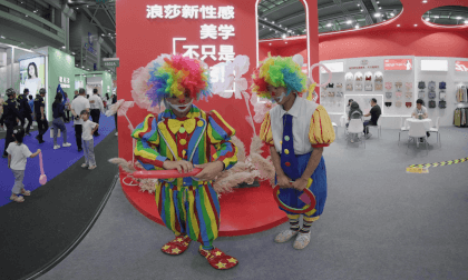 clown show at the SUIF2024 VR Video clown show at the SUIF2024 VR