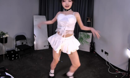 狸妖妖20240702001 灵魂出窍 2D VR 180 4K VR Video 狸妖妖20240702001 灵魂出窍 2D VR 180 4K VR