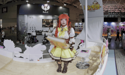 Kawaii coser of the online game named 星尘传说 VR Video Kawaii coser of the online game named 星尘传说 VR