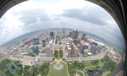 Looking towards city the st Louis Arch VR 3D 180 VID_20240723_133513_00_034 VR Video Looking towards city the st Louis Arch VR 3D 180 VID_20240723_133513_00_034 VR