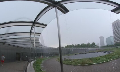 Rain 2 the st Louis Arch VR 3D 180 VID_20240723_142724_00_065