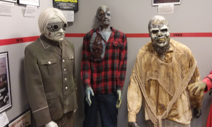 Zombies at The Living Dead Museum 3D 180 VR VR Video Zombies at The Living Dead Museum 3D 180 VR VR