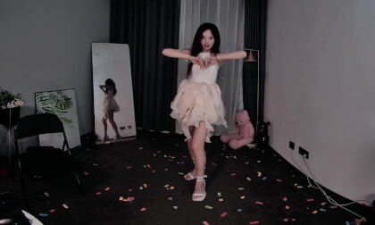 狸妖妖20240716001 Roly-Poly 2D VR 180 4K VR Video 狸妖妖20240716001 Roly-Poly 2D VR 180 4K VR