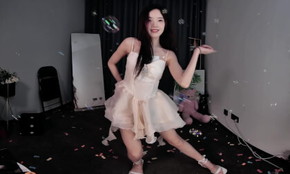 狸妖妖20240716001 冬日 2D VR 180 4K VR Video 狸妖妖20240716001 冬日 2D VR 180 4K VR