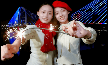 The adorable MV behind-the-scenes footage featuring twin girls from the art academy ep2 VR Video The adorable MV behind-the-scenes footage featuring twin girls from the art academy ep2 VR