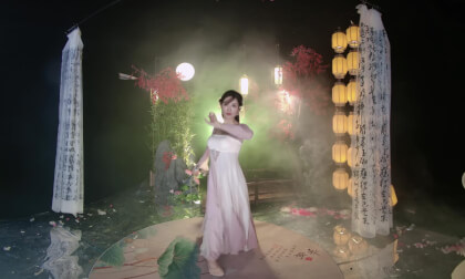 仙女柠七20240726001 左手指月 3D VR 180 8K VR Video 仙女柠七20240726001 左手指月 3D VR 180 8K VR