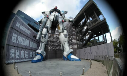 Freedom Gundom statue at Lalaport Shanghai jinqiao in China VR Video Freedom Gundom statue at Lalaport Shanghai jinqiao in China VR