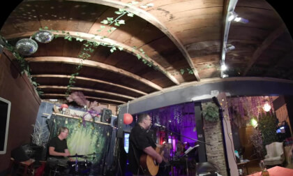 Rex Rubenzer at Kate's Place West Bend WI VR 3D 180 MVI_1160.MP4.vr.MP4 VR Video Rex Rubenzer at Kate's Place West Bend WI VR 3D 180 MVI_1160.MP4.vr.MP4 VR