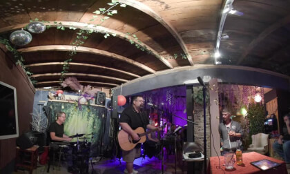 Rex Rubenzer at Kate's Place West Bend WI VR 3D 180MVI_1168.MP4.vr.MP4 VR Video Rex Rubenzer at Kate's Place West Bend WI VR 3D 180MVI_1168.MP4.vr.MP4 VR