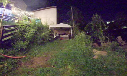 Walk down to the river at Kate's Place West Bend WI VR 3D 180 MVI_1193.MP4.vr.MP4 VR Video Walk down to the river at Kate's Place West Bend WI VR 3D 180 MVI_1193.MP4.vr.MP4 VR