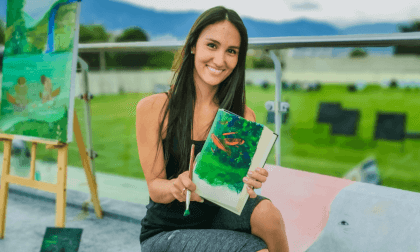 Canvas & Colors: Watch Her Bring Art to Life in Virtual Reality VR Video Canvas & Colors: Watch Her Bring Art to Life in Virtual Reality VR