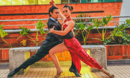 VR Tango Magic: A Mesmerizing Dance Experience with a Skilled Duo VR Video VR Tango Magic: A Mesmerizing Dance Experience with a Skilled Duo VR