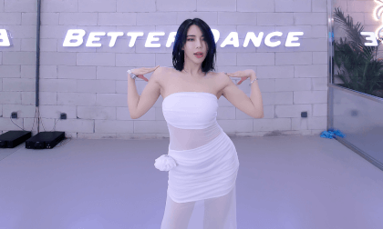 Hot girls in white dresses VR Video Hot girls in white dresses VR