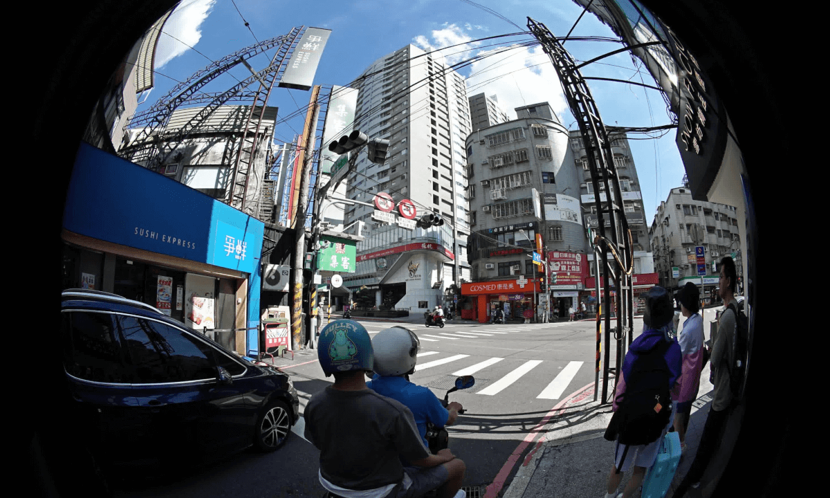 Walking in Taipei01
