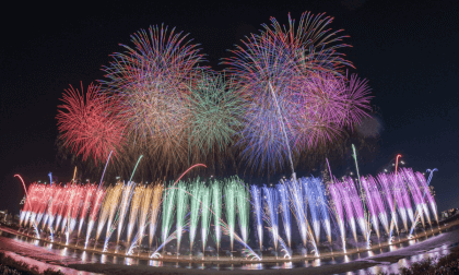 Fireworks (Le Fantôme de l'Opéra) VR Video Fireworks (Le Fantôme de l'Opéra) VR