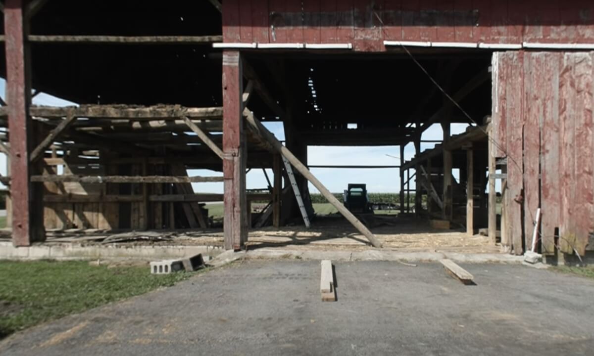 Barn Being Torn Down Hancock County Ohio 8K VR180