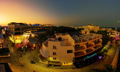Soar Like a Bird: Stunning Sunset Flight Over Playa del Carmen's Mexican Coast – A Unique Perspective on Paradise! 12k 360 Soar Like a Bird: Stunning Sunset Flight Over Playa del Carmen's Mexican Coast – A Unique Perspective on Paradise! 12k 360