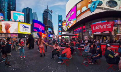 Time Slowed Square  - VR180 Cinematic Slo-mo Shot on Dual QooCam 3 Ultra VR Video Time Slowed Square  - VR180 Cinematic Slo-mo Shot on Dual QooCam 3 Ultra VR