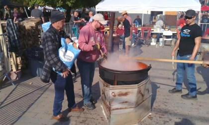 Making the Apple Butter at the 49th Apple Butter Festival at Berkeley Springs, West Virginia VR Video Making the Apple Butter at the 49th Apple Butter Festival at Berkeley Springs, West Virginia VR