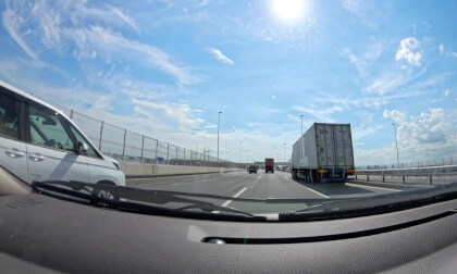 Daily Drive Through Japan: 180° Insta360 X4 Road View : "Narita to Kanagawa: A Scenic Drive on the Wangan Line" Part.3 VR Video Daily Drive Through Japan: 180° Insta360 X4 Road View : "Narita to Kanagawa: A Scenic Drive on the Wangan Line" Part.3 VR