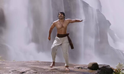 Indian guy with lifting stone VR Video Indian guy with lifting stone VR