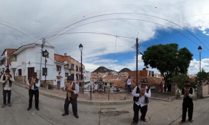 Sikuris traditional music - Sucre, Bolivia - 360° Concert
