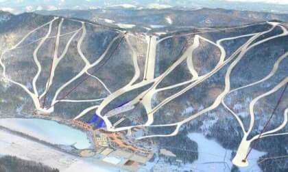 downhill skiing third person downhill skiing third person
