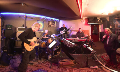 9 Songs from Music-Meeting at 22.11.24 in Berlin Germany in VR180 VR Video 9 Songs from Music-Meeting at 22.11.24 in Berlin Germany in VR180 VR